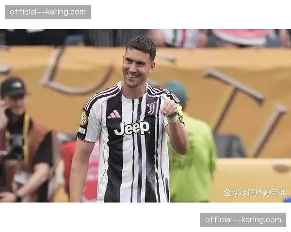 弗拉霍维奇独家专访:谈续约进展、赛季目标与心中的都灵传奇 弗拉霍维奇独家专访:谈续约进展、赛季目标与心中的都灵传奇