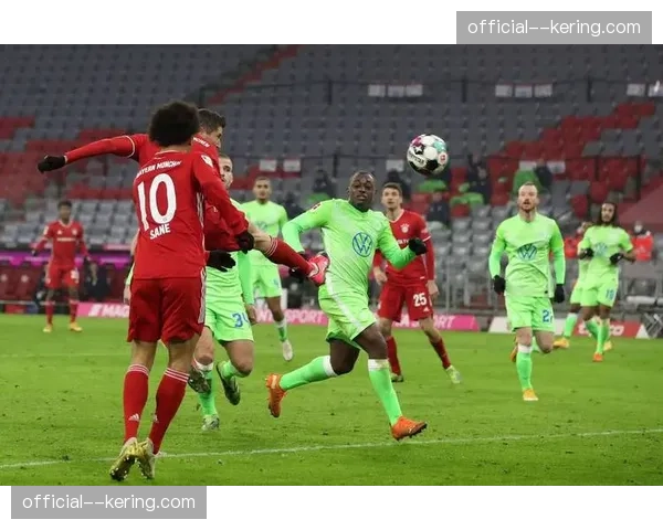 半场：沃尔夫斯堡1-1门兴，双方门将各献神扑